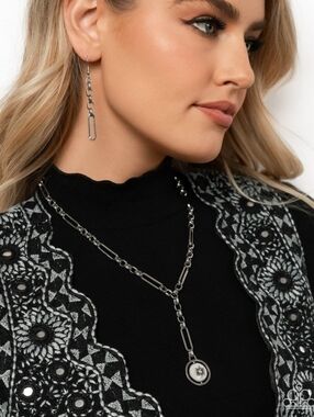 Falling For A Shooting Star Necklace